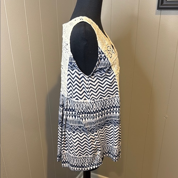 Mystree Women’s Large Black and Cream Geometric Lace Tank Blouse - Picture 3 of 4